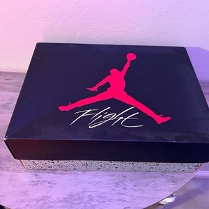 Air Jordan 4 Retro “Red Thunder”